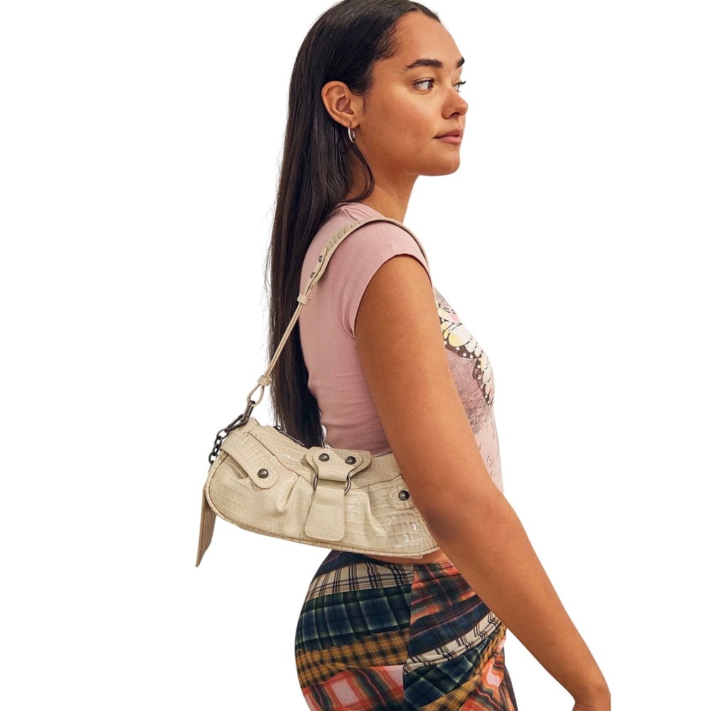 Urban Outfitters Y2K Biker Shoulder Bag Cream Croc Embossed Heart Chain
